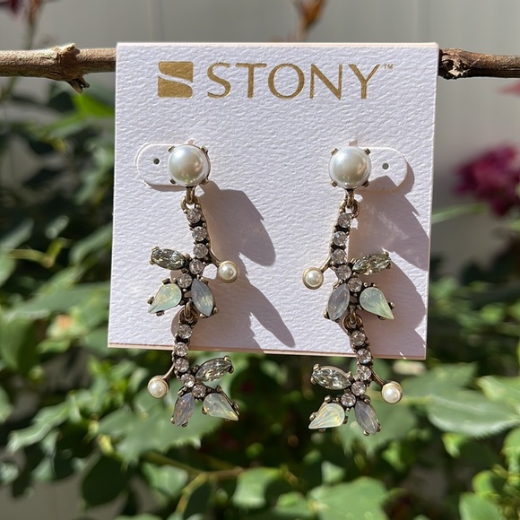 Gorgeous Rhinestone Cascading Earrings - Picture 17 of 17